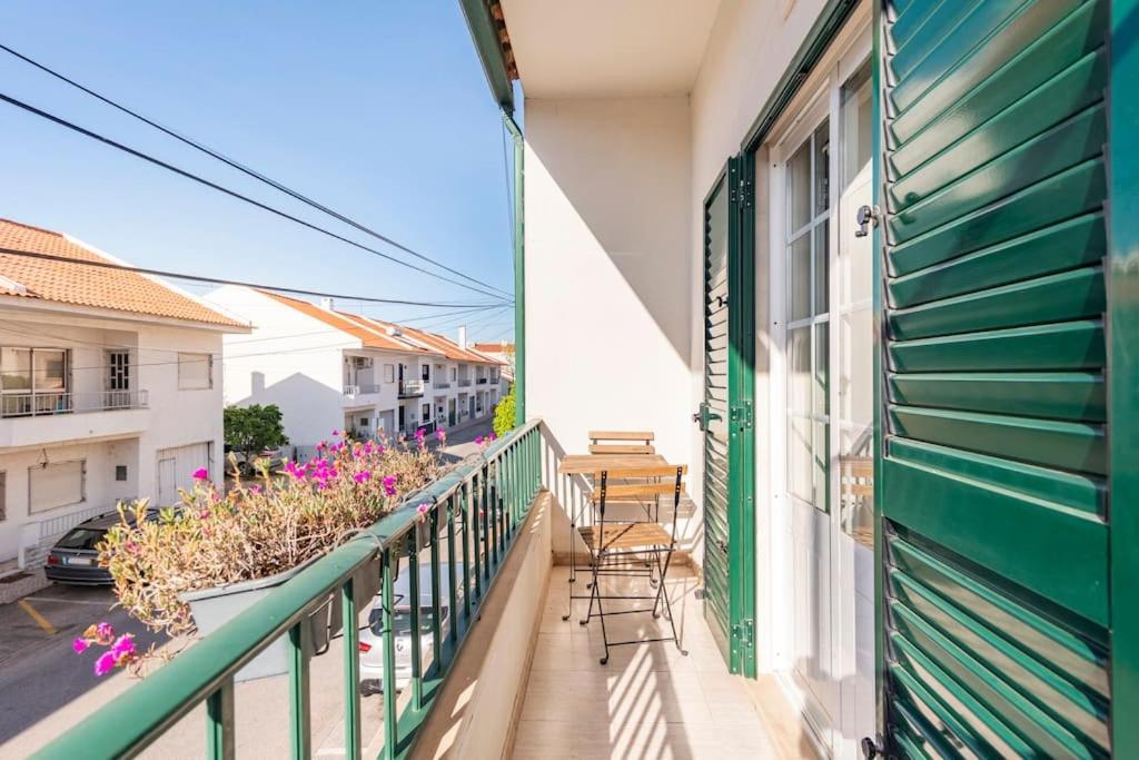 Suite Mendanha Samora Correia Exterior foto